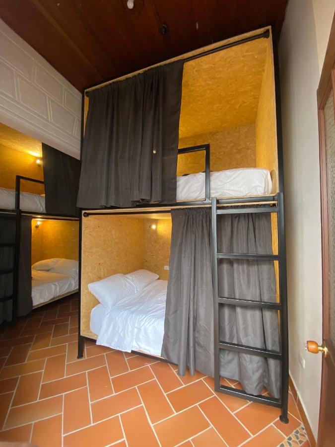 Banana Hostel Богота Экстерьер фото
